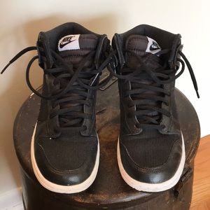 Black Nike high tops Size 7.5